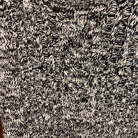 Old Navy sweater size small. - Picture 2 of 3